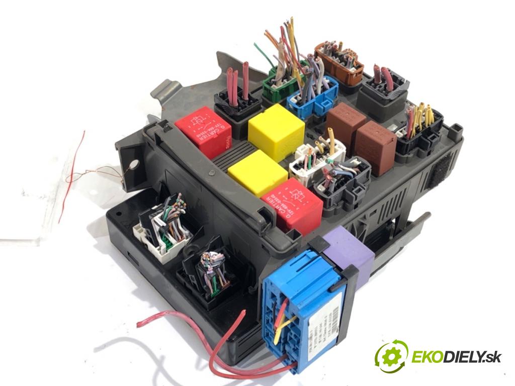 RENAULT ESPACE IV nadwozie wielkoprzestrzenne (MPV) 2003 120 kW 2.0 Turbo (JK0A, JK0B, JK0N) 1998 modul BSI 8200004201E (Pojistková skříňka)