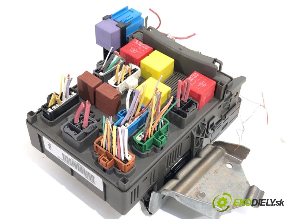 RENAULT ESPACE IV nadwozie wielkoprzestrzenne (MPV) 2003 120 kW 2.0 Turbo (JK0A, JK0B, JK0N) 1998 modul BSI 8200004201E (Pojistková skříňka)