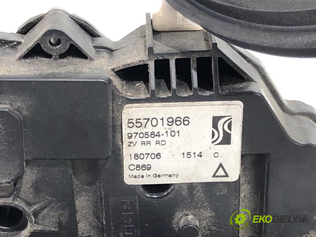 FIAT GRANDE PUNTO liftback 2006 48 kW 1.2 1242 zámok dveře pravý zadní část 55701966