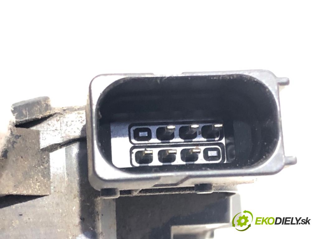 FIAT GRANDE PUNTO liftback 2006 48 kW 1.2 1242 zámok dveře levý zadní část 55701965