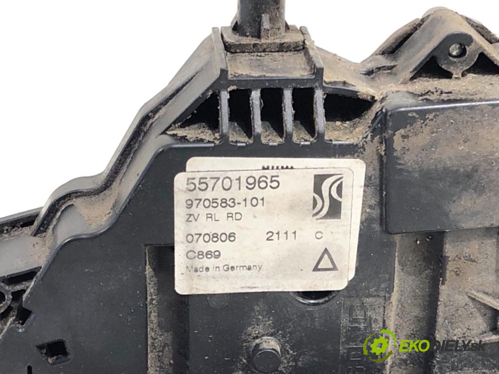 FIAT GRANDE PUNTO liftback 2006 48 kW 1.2 1242 zámok dveře levý zadní část 55701965