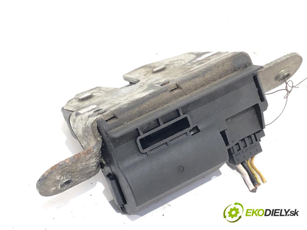 FIAT GRANDE PUNTO liftback 2006 48 kW 1.2 1242 zámok dveří zadní část 55701971