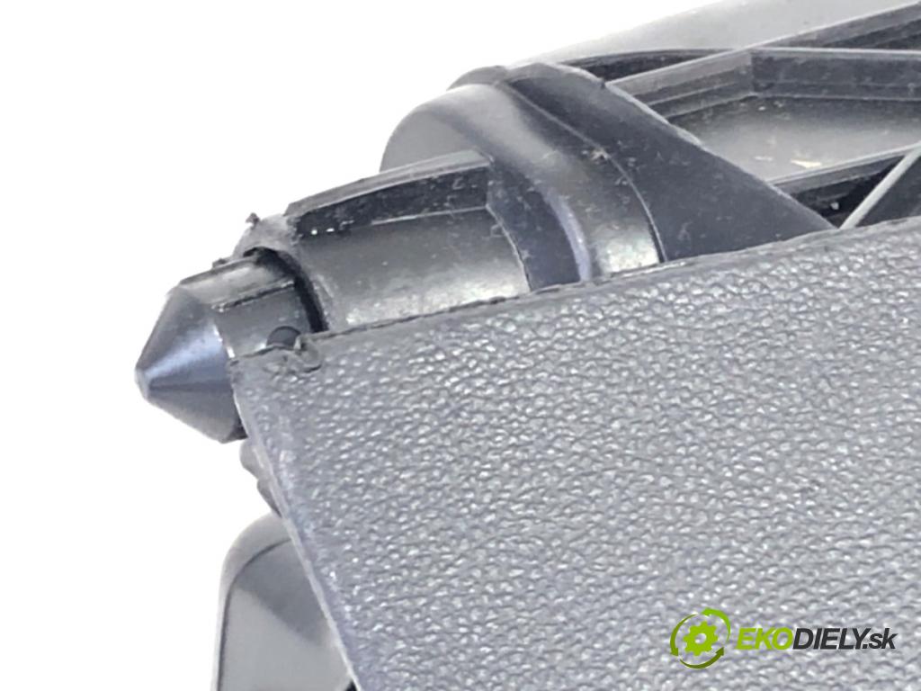 FIAT GRANDE PUNTO liftback 2006 48 kW 1.2 1242 Priehradka, kastlík spolujazdca 735386347 (Priehradka (kastlík))