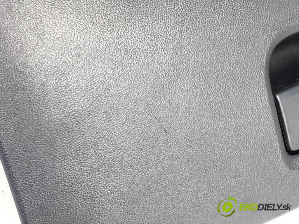 FIAT GRANDE PUNTO liftback 2006 48 kW 1.2 1242 Priehradka, kastlík spolujazdca 735386347 (Priehradka (kastlík))