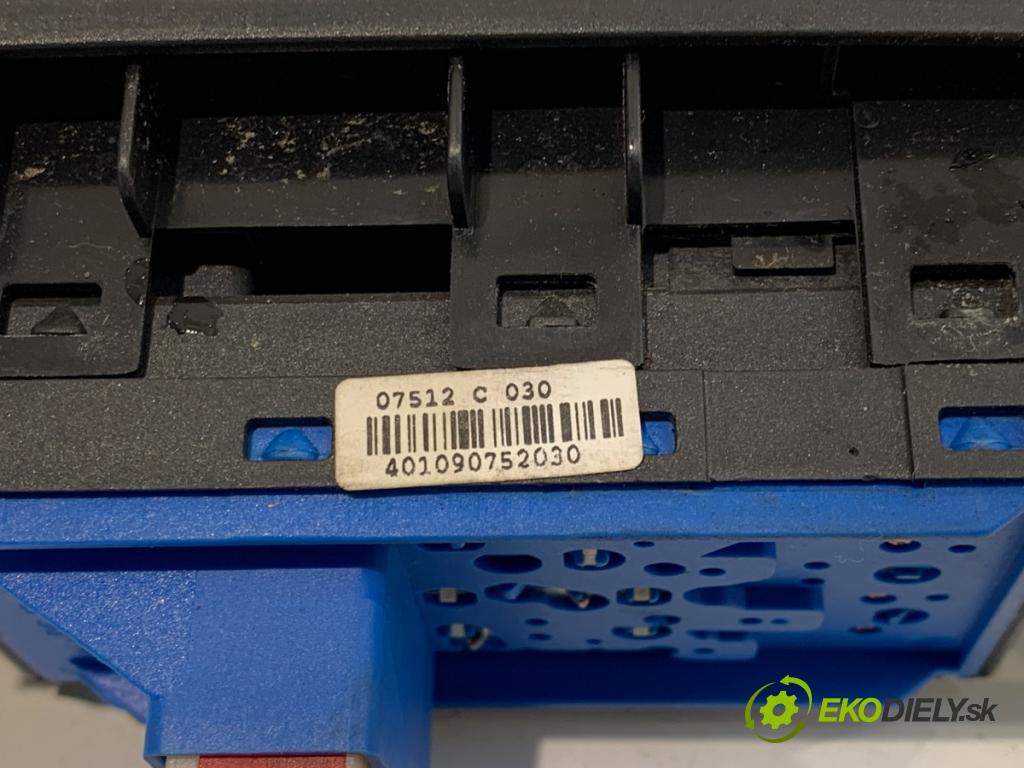 FIAT GRANDE PUNTO liftback 2006 48 kW 1.2 1242 Prepínač okien 735423371 (Prepínacie páčky pod volantom)