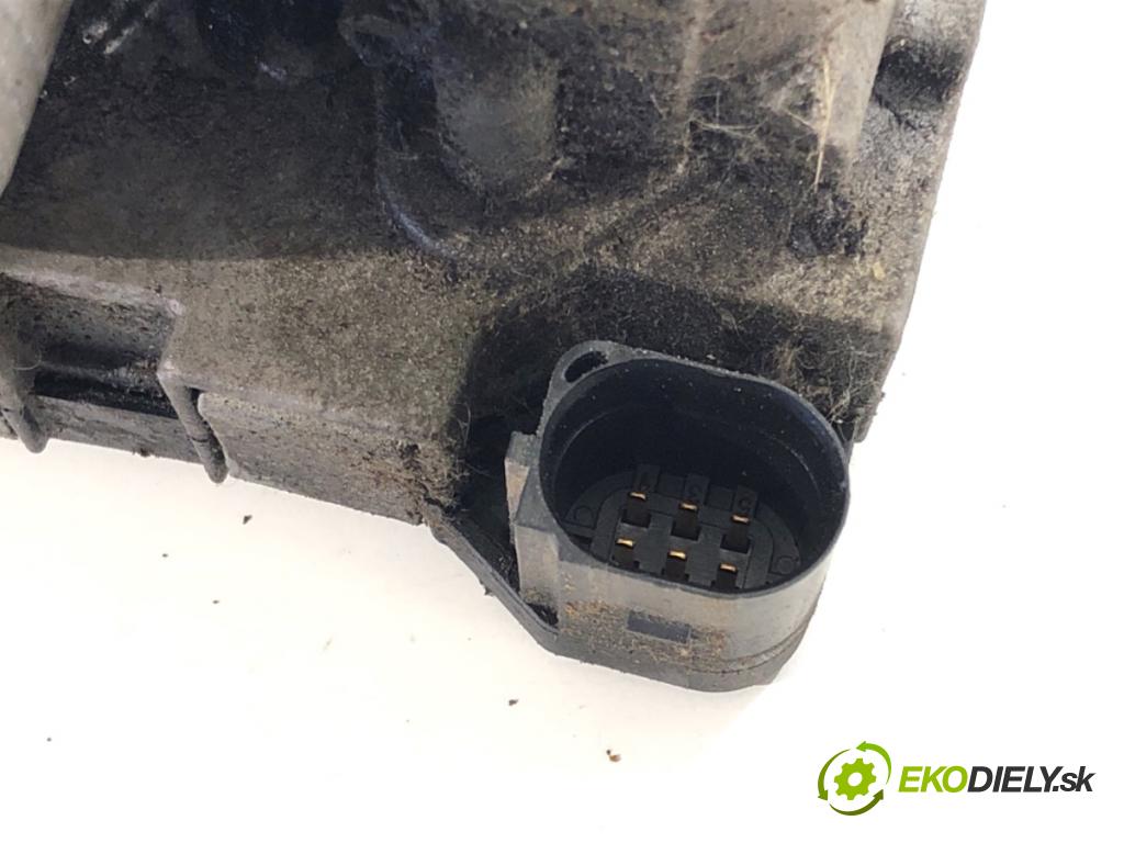 FIAT GRANDE PUNTO liftback 2006 48 kW 1.2 1242 Škrtiaca klapka 40SMF10 (Škrtiaca klapka)