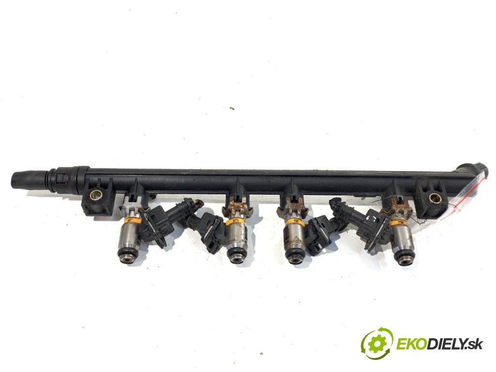 FIAT GRANDE PUNTO liftback 2006 48 kW 1.2 1242 Lišta vstrekovacia  (Vstrekovacia lišta)