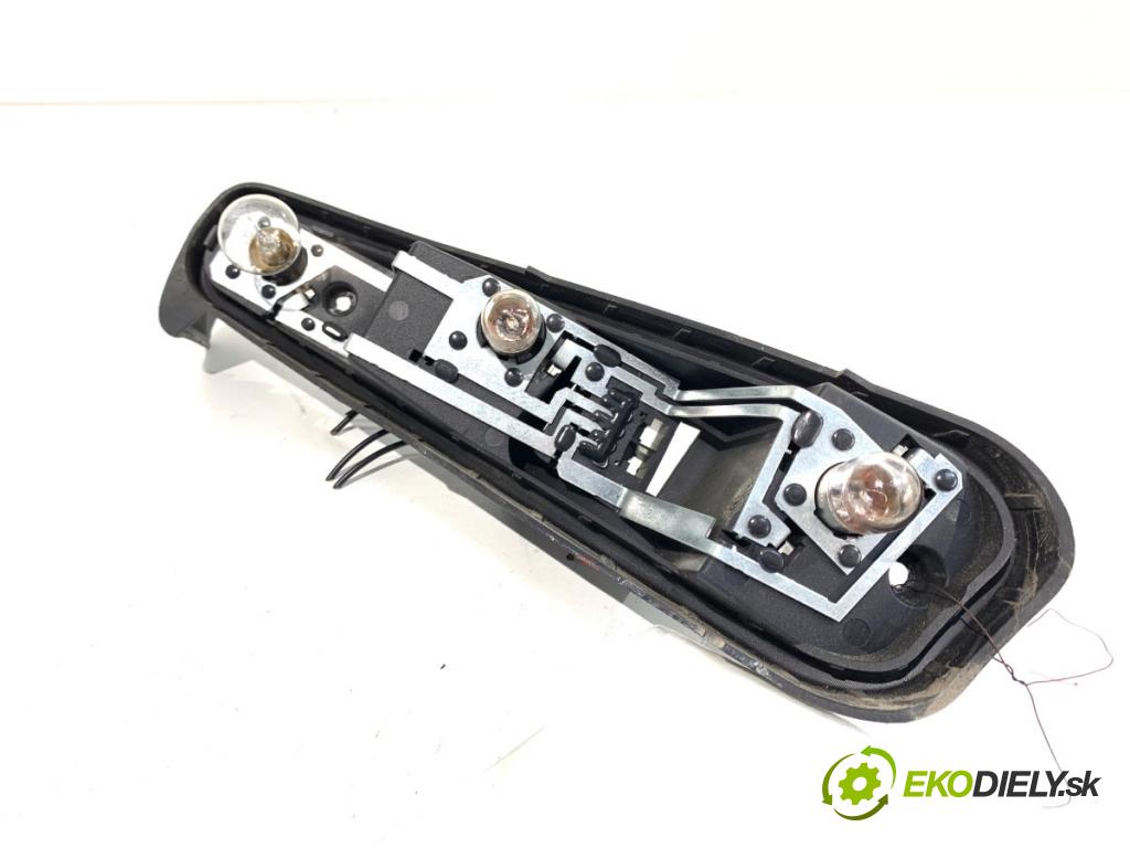 FIAT GRANDE PUNTO liftback 2006 48 kW 1.2 1242 vložka svetla pravý zadní část 27462201