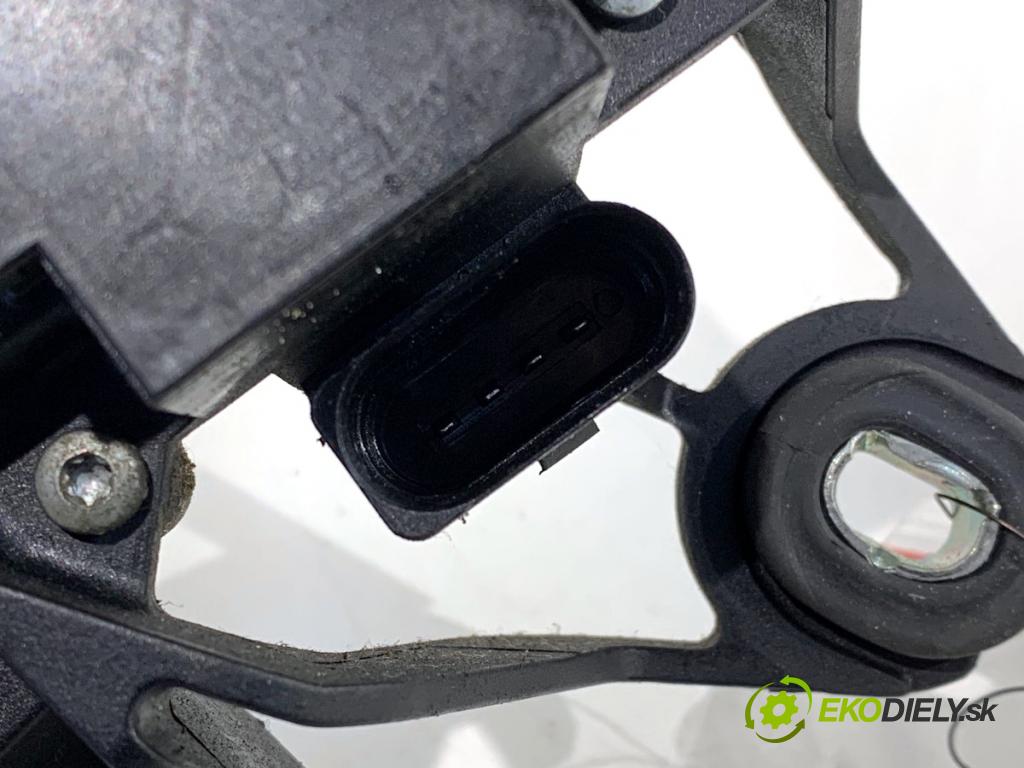 VW GOLF V liftback 2005 77 kW 1.9 TDI 1896 motor stěračů zadní část 1K6955711C