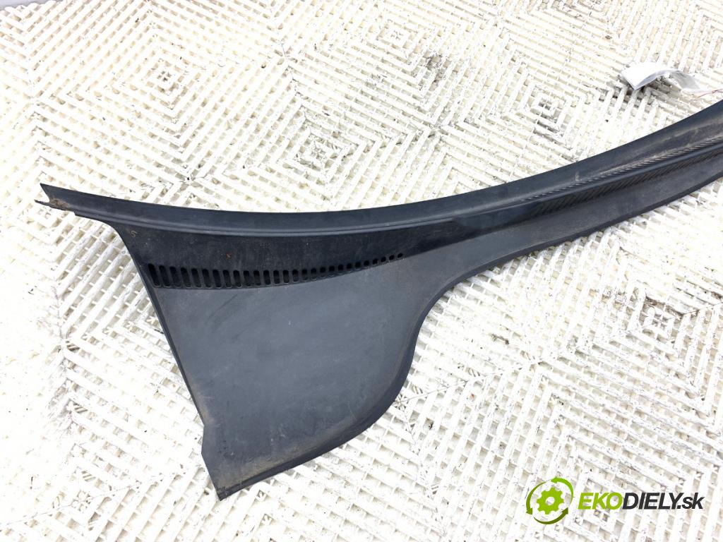 VW GOLF V liftback 2005 77 kW 1.9 TDI 1896 Torpédo, plast pod čelné okno 1K1819415A (Torpédo (plast pod čelným sklom))