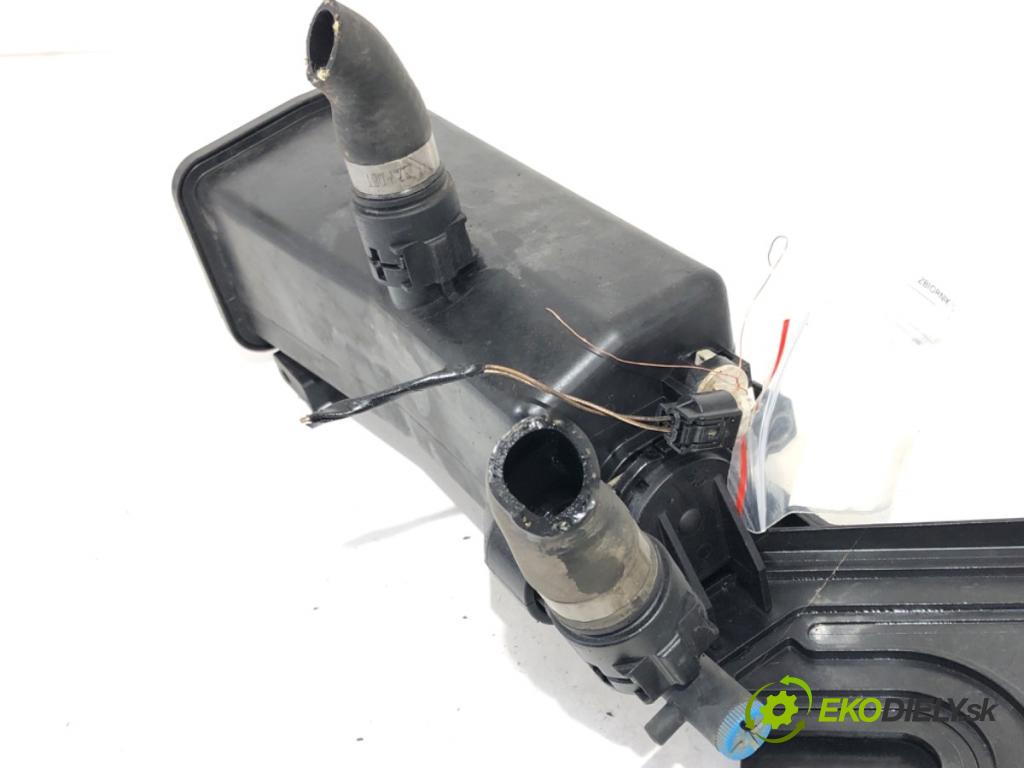 BMW E46 sedan 2002 85 kW 316 i 1596 nádržka vyrovnávací kapaliny chadicího 7787039