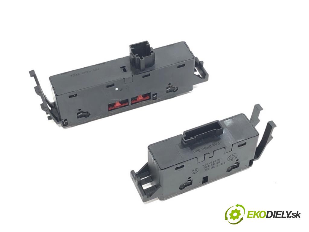 BMW E46 sedan 2002 85 kW 316 i 1596 Prepínač okien 8381518 8381514 (Prepínacie páčky pod volantom)