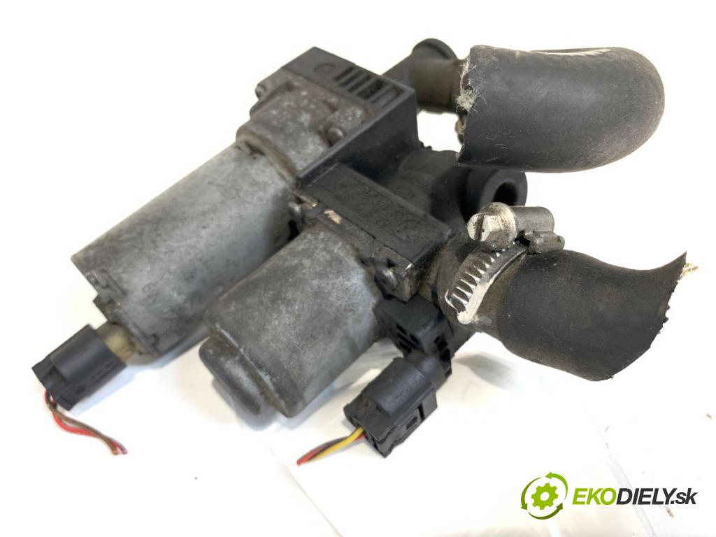 BMW E46 sedan 2002 85 kW 316 i 1596 DALŠÍ: pumpa vody 8369807 (Vodní pumpa)