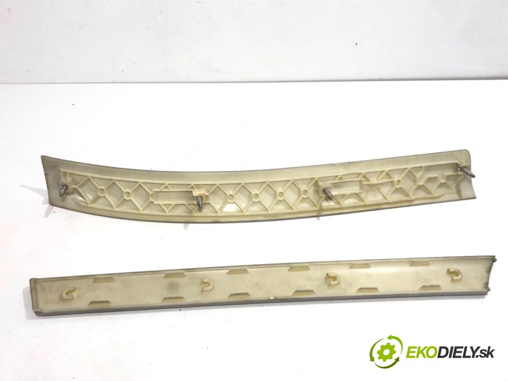 BMW E46 sedan 2002 85 kW 316 i 1596 lišty kryt 8200726 8196103 (Lišta)