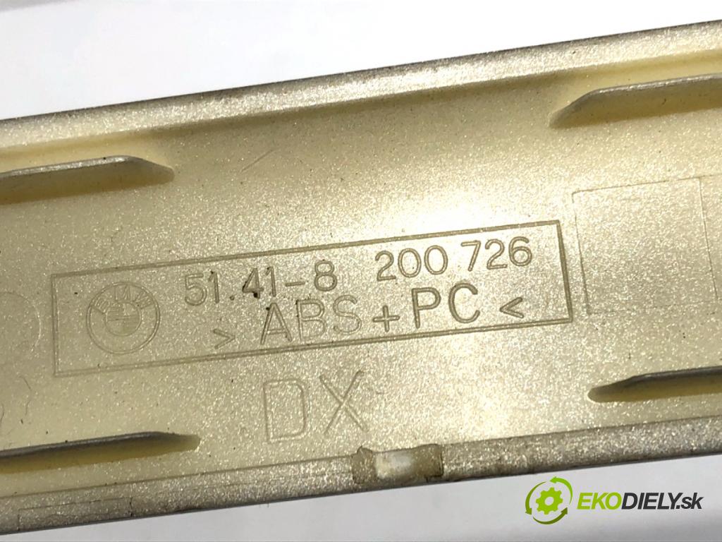 BMW E46 sedan 2002 85 kW 316 i 1596 lišty kryt 8200726 8196103 (Lišta)