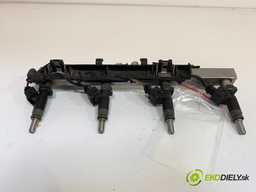 BMW E46 sedan 2002 85 kW 316 i 1596 Lišta vstrekovacia 7506158 (Vstrekovacia lišta)