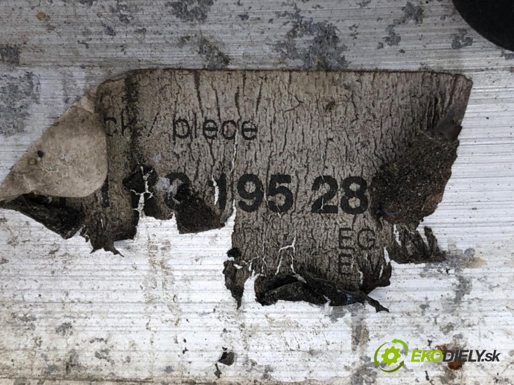 BMW E46 sedan 2002 85 kW 316 i 1596 výztuha nárazníka přední část  (Přední výztuha)