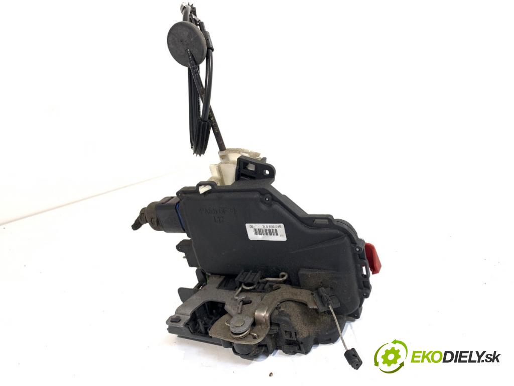 VW GOLF V liftback 2004 77 kW 1.9 TDI 1896 zámok dveře levý zadní část 