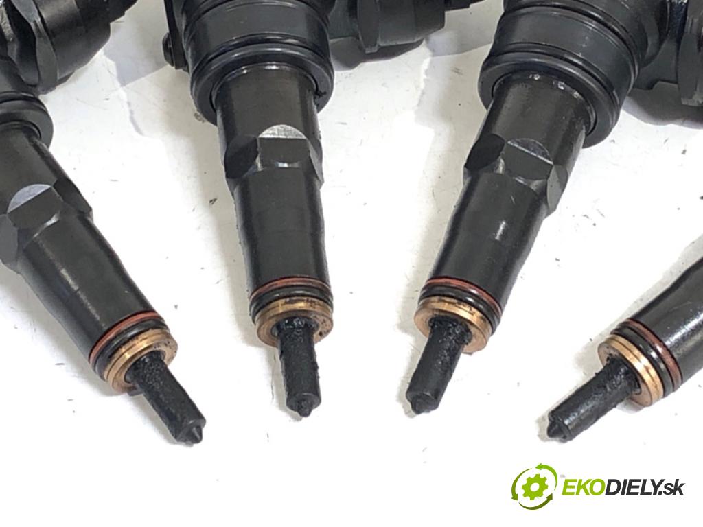 VW GOLF V liftback 2004 77 kW 1.9 TDI 1896 vstrekovače 038130073AG