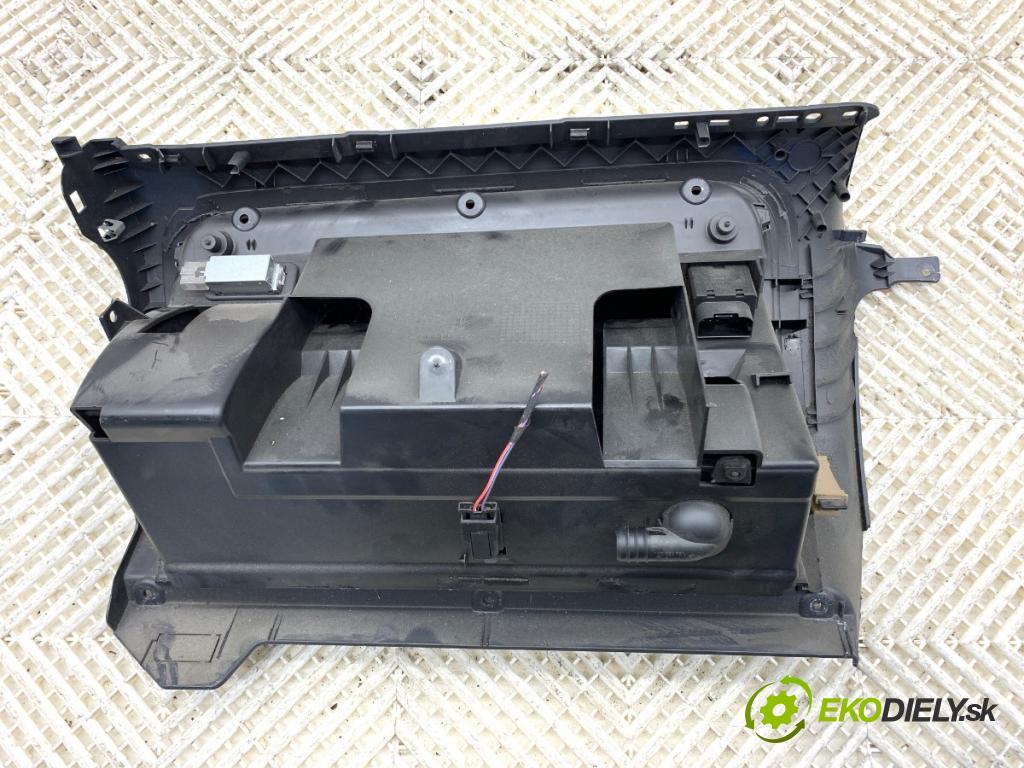 VW GOLF V liftback 2004 77 kW 1.9 TDI 1896 přihrádka kastlík spolujezdce  (Přihrádka (kastlík))
