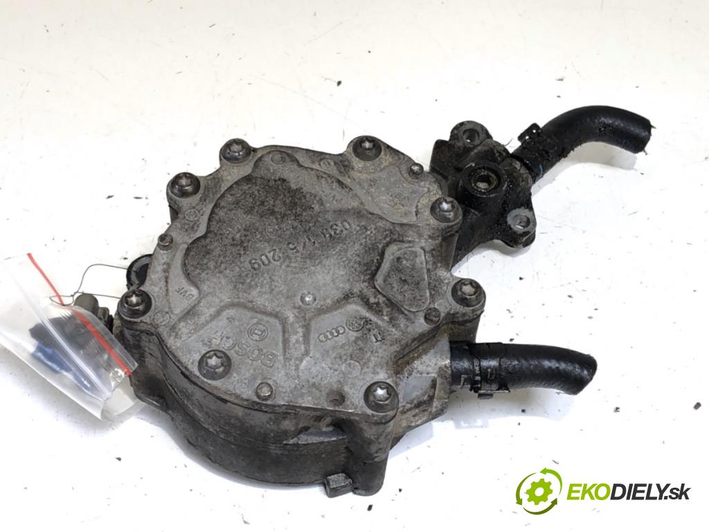 VW GOLF V liftback 2004 77 kW 1.9 TDI 1896 pumpa vakuová 038145209C