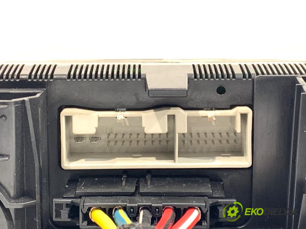 VW GOLF V liftback 2004 77 kW 1.9 TDI 1896 Panel ovládania kúrenia  (Prepínacie páčky pod volantom)