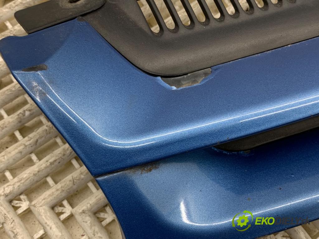 VW GOLF V liftback 2004 77 kW 1.9 TDI 1896 mřížka maska  (Přední mřížka (maska chladiče))