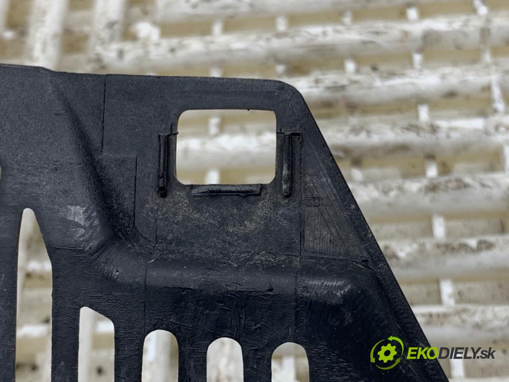 VW GOLF V liftback 2004 77 kW 1.9 TDI 1896 mřížka maska  (Přední mřížka (maska chladiče))