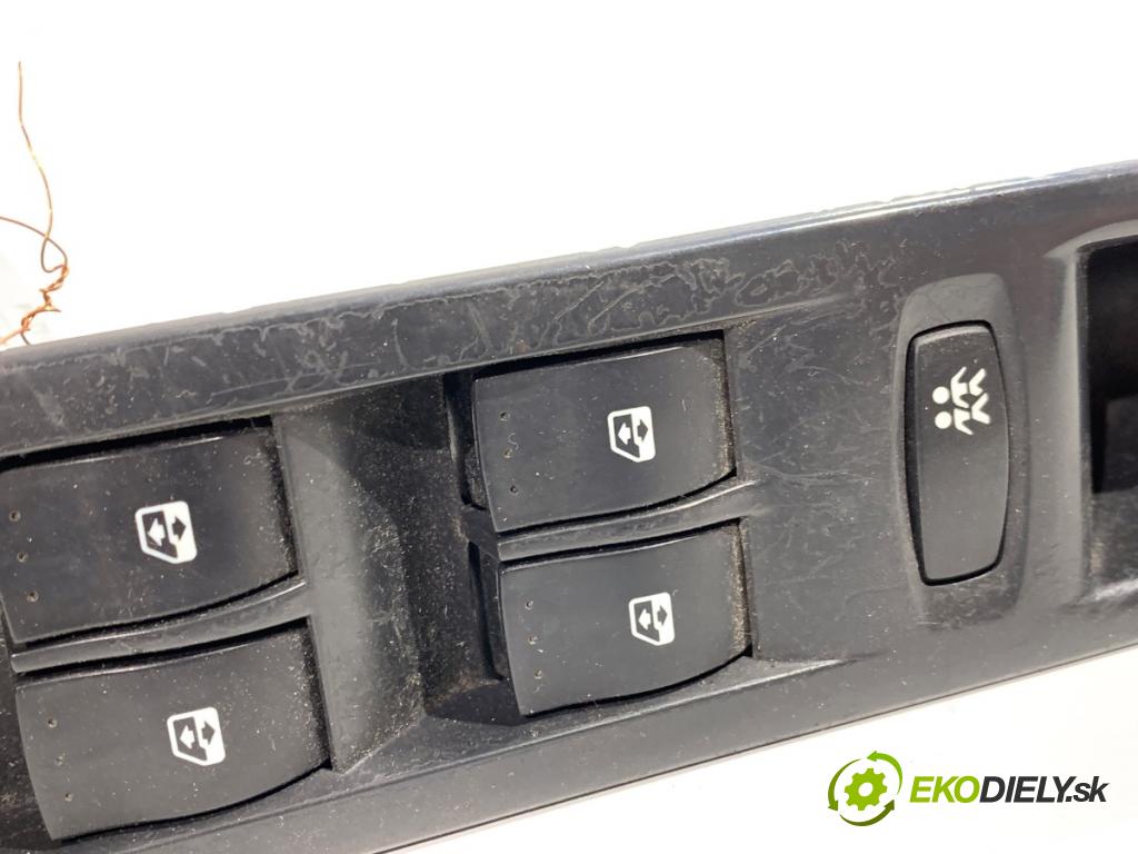 RENAULT ESPACE IV nadwozie wielkoprzestrzenne (MPV) 2003 120 kW 2.0 Turbo (JK0A, JK0B, JK0N) 1998 Prepínač okien 8200250650 (Prepínacie páčky pod volantom)