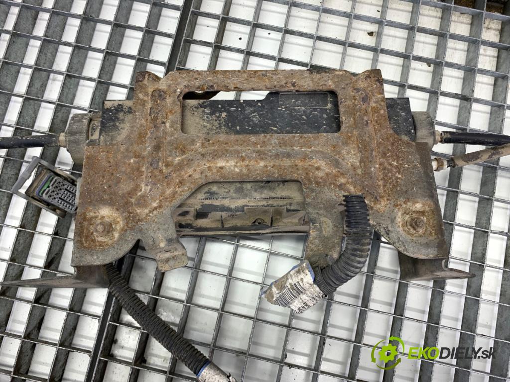 RENAULT ESPACE IV nadwozie wielkoprzestrzenne (MPV) 2003 120 kW 2.0 Turbo (JK0A, JK0B, JK0N) 1998 BRZDA: ručný elektrický 8200316575 (Ručná brzda)