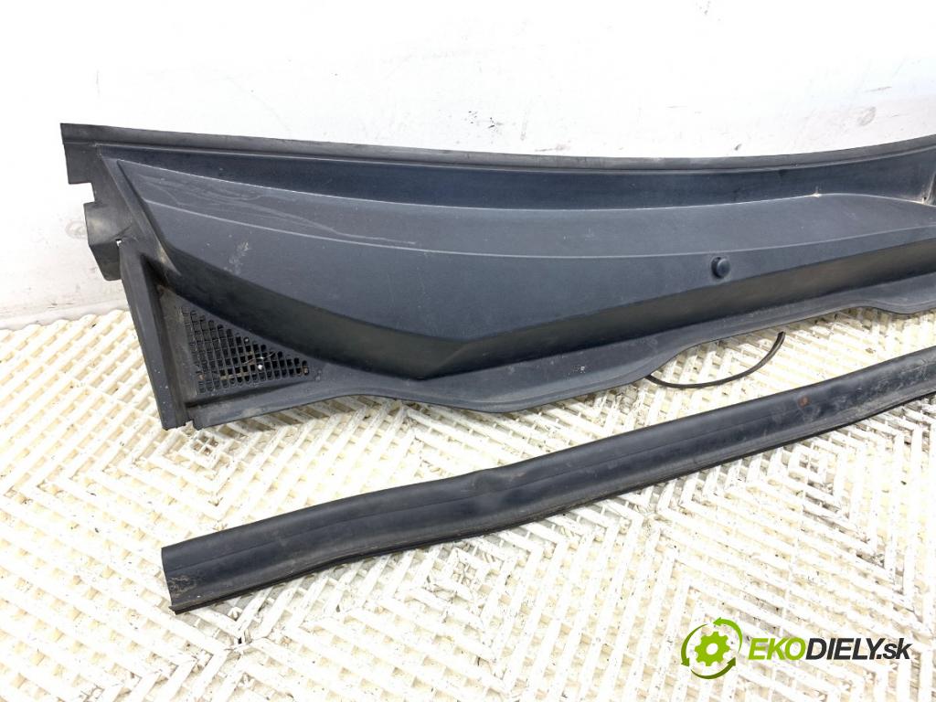 OPEL ASTRA H Kombi 2005 88 kW 1.9 CDTI (L35) 1910 Torpédo, plast pod čelné okno 24463382 (Torpédo (plast pod čelným sklom))