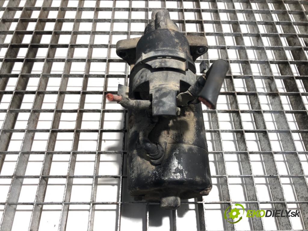 VW TRANSPORTER T4 Skrzynia 1991 57 kW 2.4 D 2370 Štartér 02B911023A (Štartér)