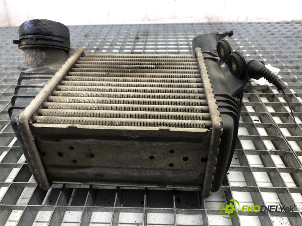 SEAT TOLEDO II sedan 1999 66 kW 1.9 TDI 1896 intercooler 1J0145803F (Intercooler (chladič stlačeného vzduchu))