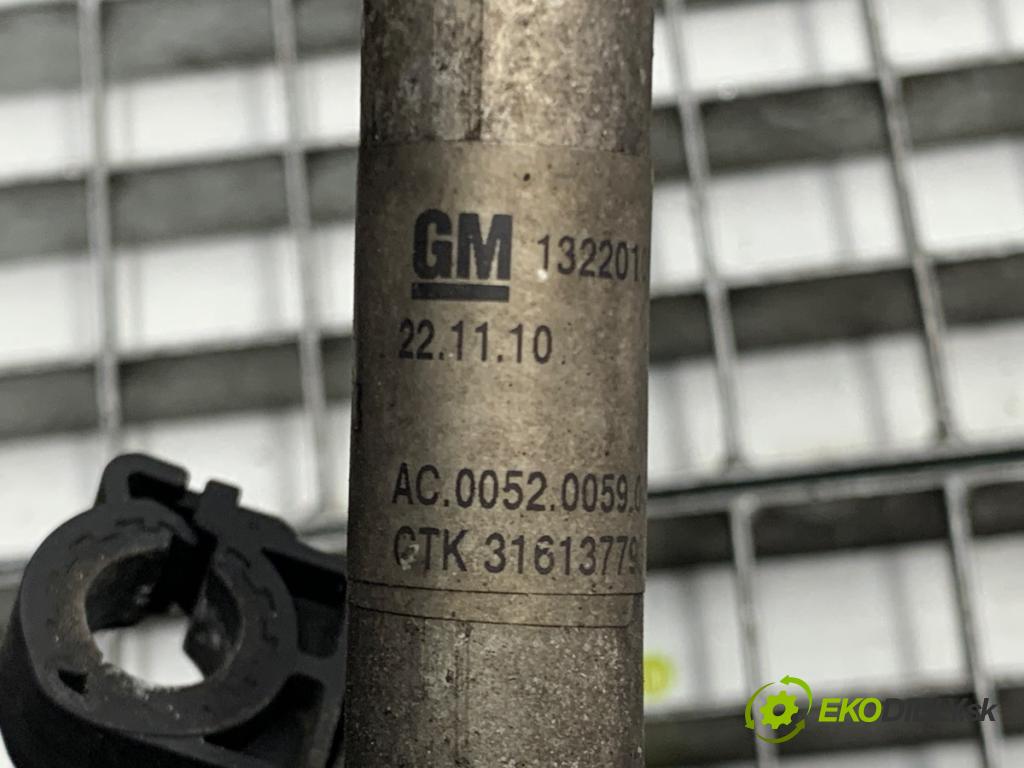 OPEL INSIGNIA A Kombi 2010 81 kW 2.0 CDTI (35) 1956 rúrka klimatizácie 13220107 (Rúrka klimatizácie)