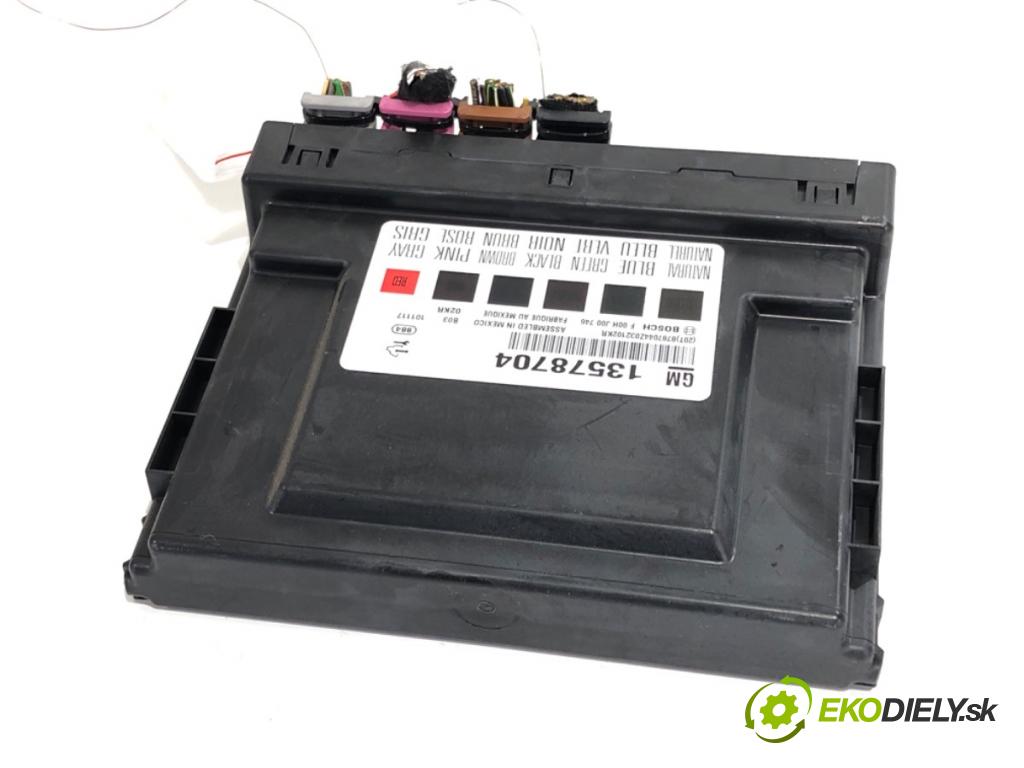 OPEL INSIGNIA A Kombi 2010 81 kW 2.0 CDTI (35) 1956 Modul komfortu 13578704 (Modul komfortu)