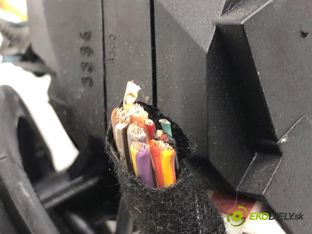 FIAT STILO Kombi 2005 85 kW 1.9 JTD 1910 Prepínač kombinovaný 07353682470 (Prepínacie páčky pod volantom)