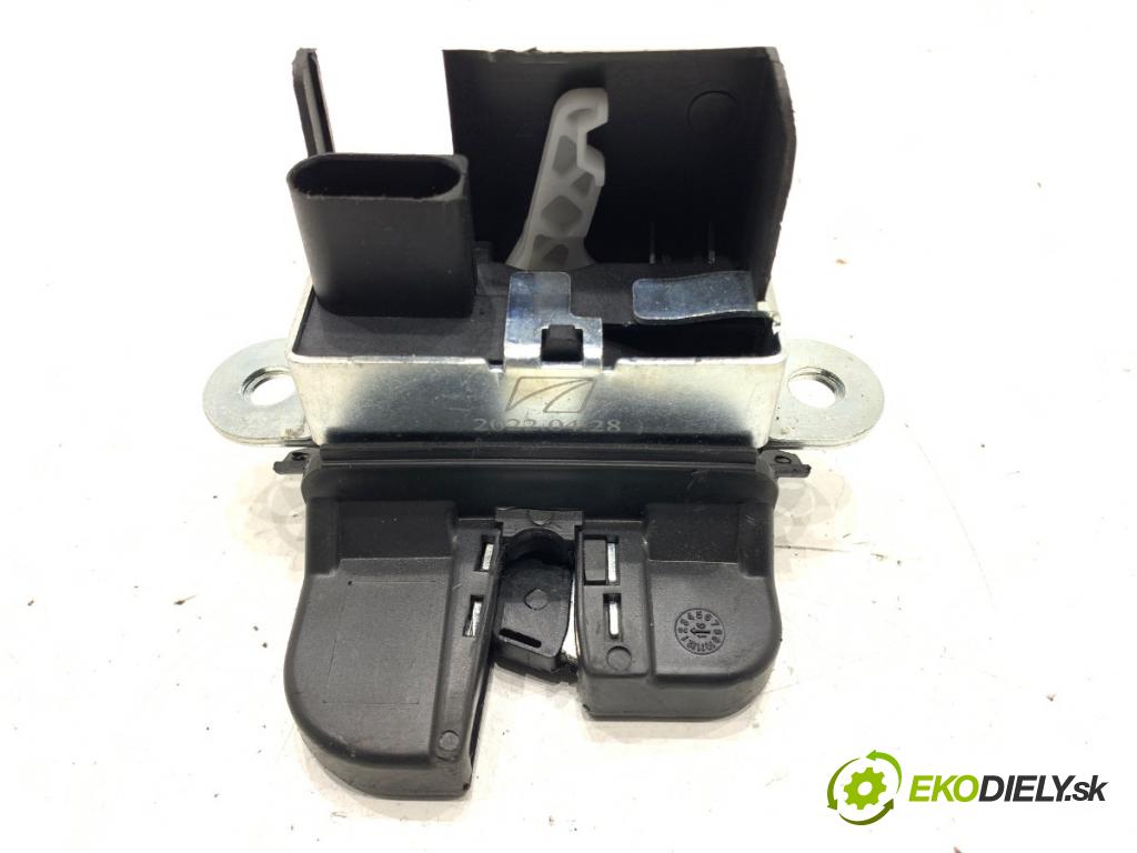 VW GOLF VI liftback 2011 59 kW 1.4 1390 zámok dveří zadní část