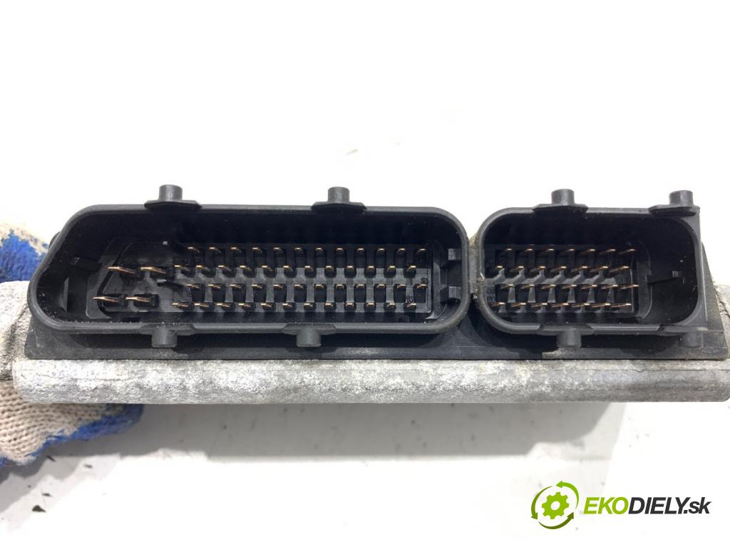 VW GOLF VI liftback 2011 59 kW 1.4 1390 riadiaca jednotka Motor 03C906024CK (Riadiaca jednotka)