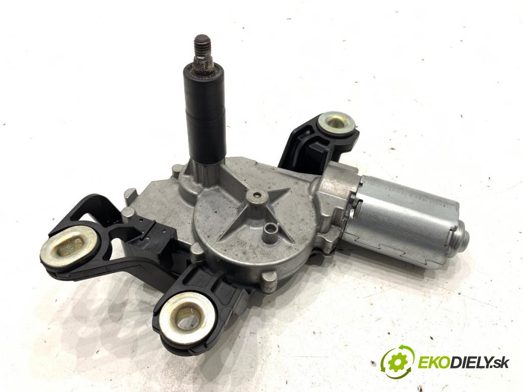 VW GOLF VI liftback 2011 59 kW 1.4 1390 motor stěračů zadní část 5K6955711B