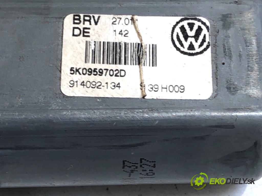 VW GOLF VI liftback 2011 59 kW 1.4 1390 motor sťahovaní okna pravý přední část 5K0959792