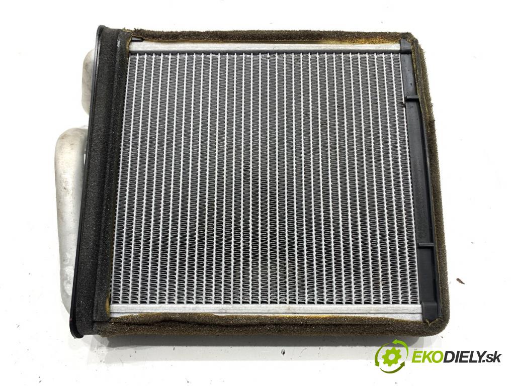 VW GOLF VI liftback 2011 59 kW 1.4 1390 topné těleso radiátor topení 3C0819031 (Radiátor topení)