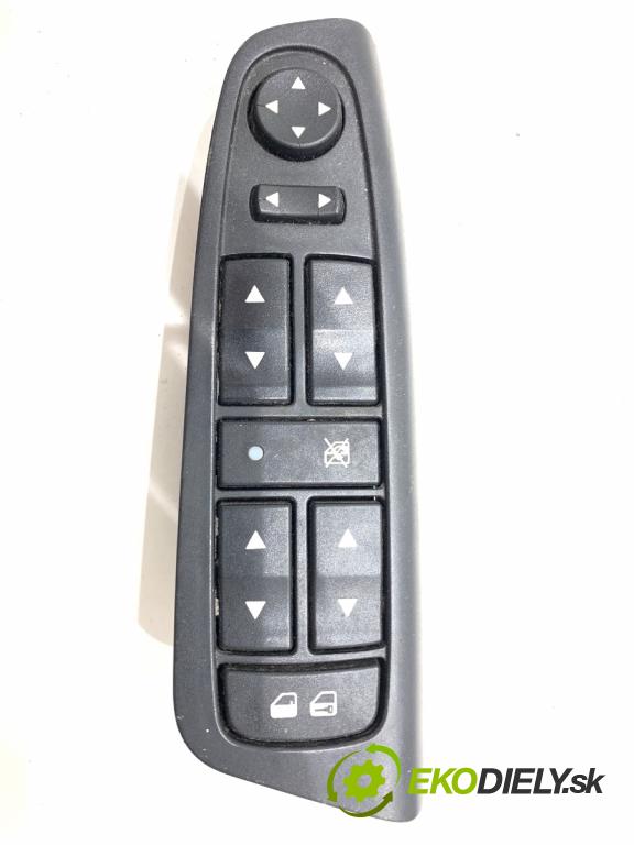 FIAT STILO Kombi 2005 85 kW 1.9 JTD 1910 Prepínač okien  (Prepínacie páčky pod volantom)