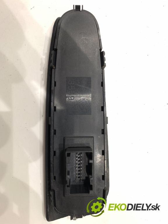 FIAT STILO Kombi 2005 85 kW 1.9 JTD 1910 Prepínač okien  (Prepínacie páčky pod volantom)