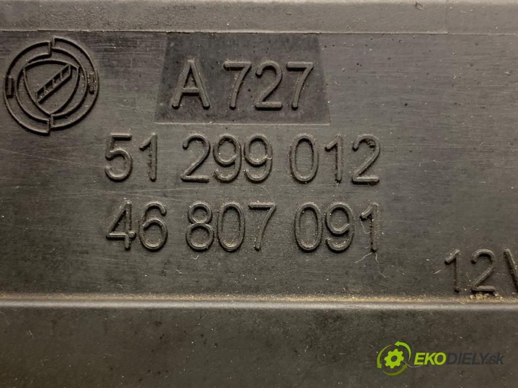 FIAT STILO Kombi 2005 85 kW 1.9 JTD 1910 relé sviečok žhavenia 51299012 (Relé)