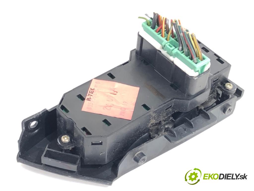 HONDA CIVIC VII liftback 2004 74 kW 1.7 CTDi (EP4) 1686 Prepínač okien  (Prepínacie páčky pod volantom)