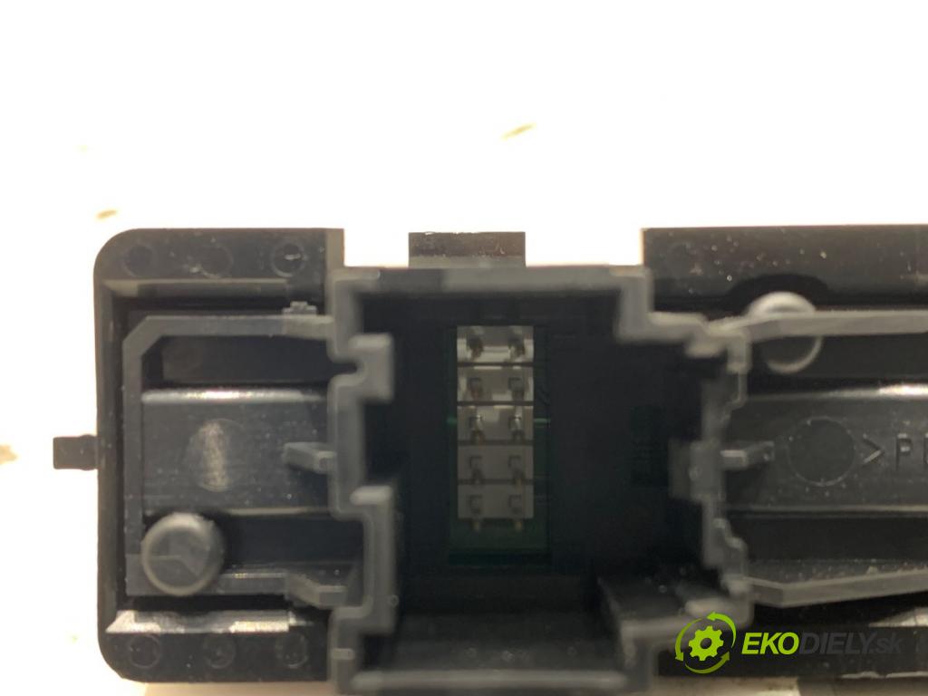 OPEL ZAFIRA C nadwozie wielkoprzestrzenne (MPV) 2013 96 kW 2.0 CDTi (75) 1956 Spínač svetiel výstražných (núdzových) 20934759 (Prepínacie páčky pod volantom)