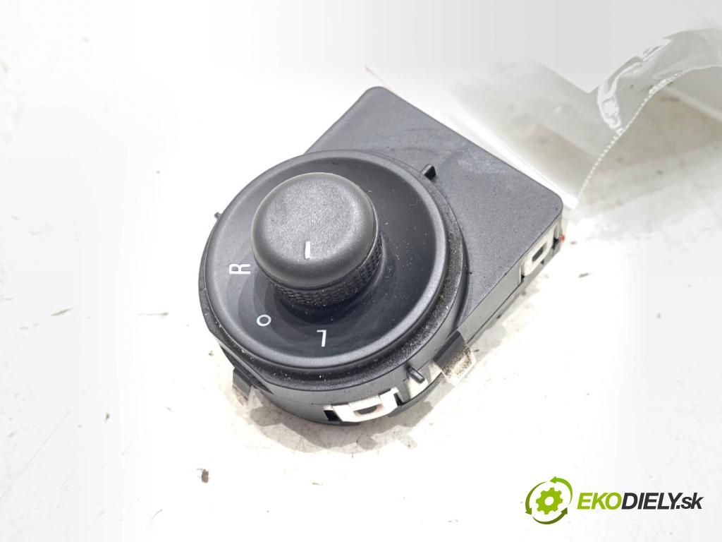 OPEL ZAFIRA C nadwozie wielkoprzestrzenne (MPV) 2013 96 kW 2.0 CDTi (75) 1956 Prepínač nastavenia spätných zrkadiel 13271827 (Prepínacie páčky pod volantom)