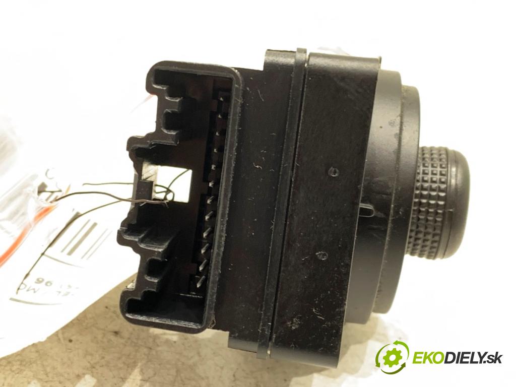 OPEL ZAFIRA C nadwozie wielkoprzestrzenne (MPV) 2013 96 kW 2.0 CDTi (75) 1956 Prepínač nastavenia spätných zrkadiel 13271827 (Prepínacie páčky pod volantom)