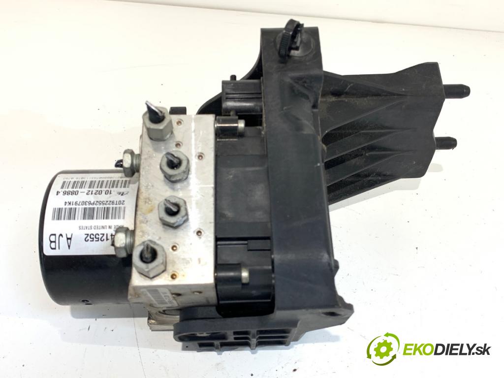 OPEL ZAFIRA C nadwozie wielkoprzestrzenne (MPV) 2013 96 kW 2.0 CDTi (75) 1956 Pumpa ABS 13412552 (Pumpa ABS)