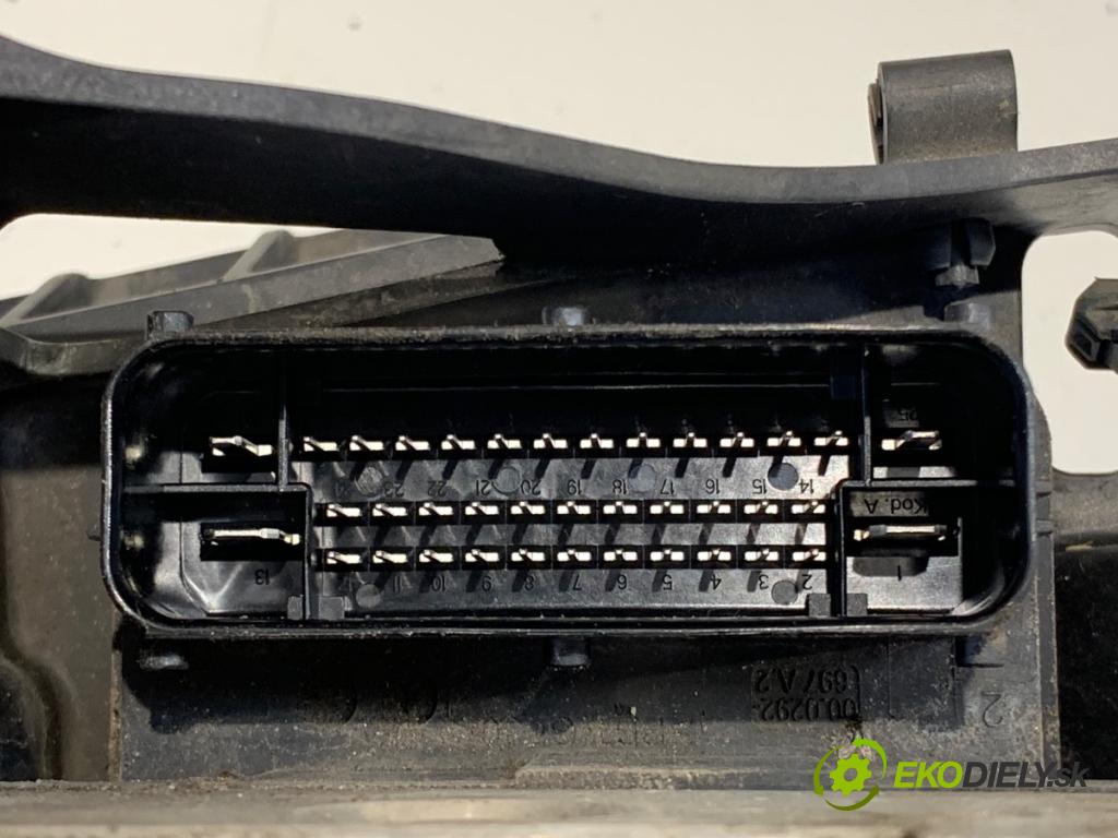 OPEL ZAFIRA C nadwozie wielkoprzestrzenne (MPV) 2013 96 kW 2.0 CDTi (75) 1956 Pumpa ABS 13412552 (Pumpa ABS)